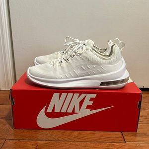 Nike Air Max Axis